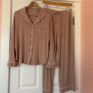 Cozy earth Women's Bamboo Long Sleeve Pajama Set in Blush with White Piping